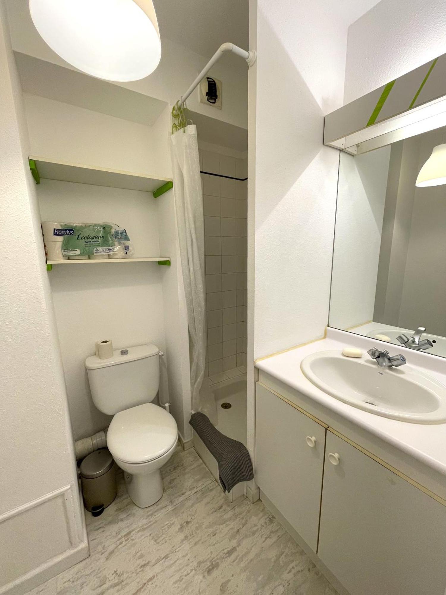 T2 Metro 10min - Parking & Terrasse Apartamento